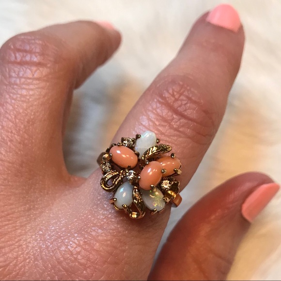 Vintage Jewelry - Vintage Cluster Cocktail Ring Faux Opal Coral Gold